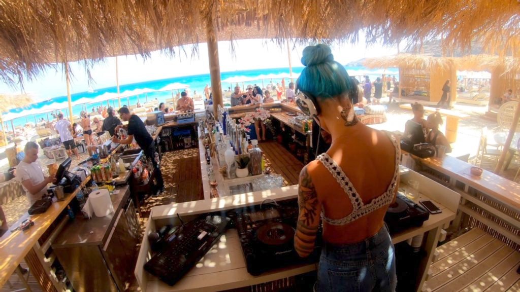 Enjoy music on the beaches in Mykonos