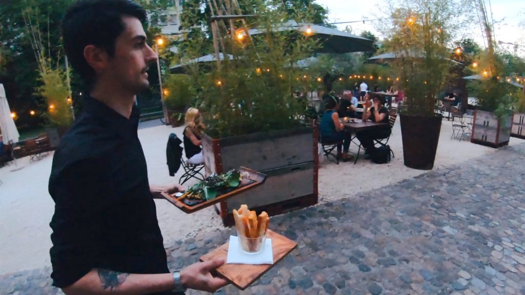 Carpaccio and bread sticks at Acqua in Basel
