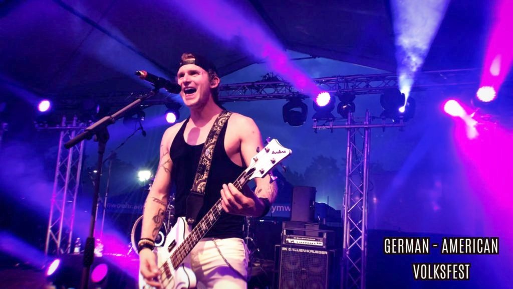 Sweet Siren on the main stage at the 61st German American Volksfest