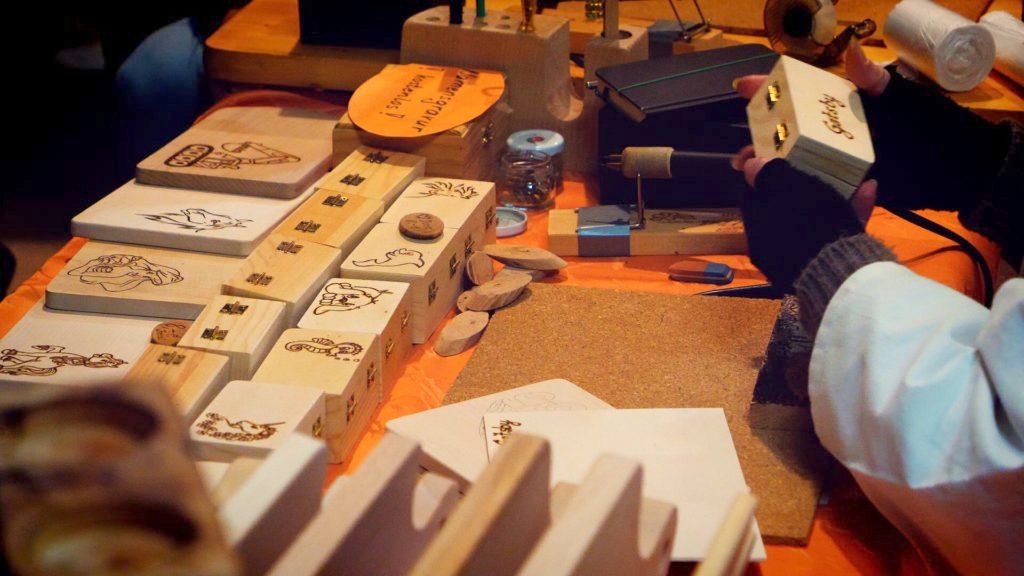 A variety of handmade crafts and wares are available at the Schloss Guteneck Christkindlmarkt!