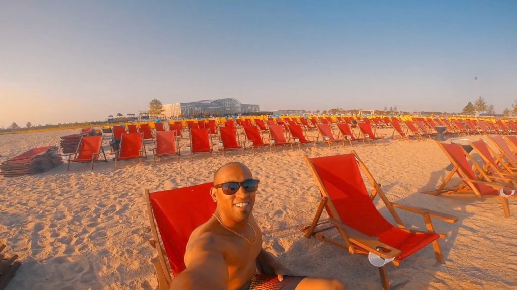 There's plenty of space on the beach at Therme Bucharest!