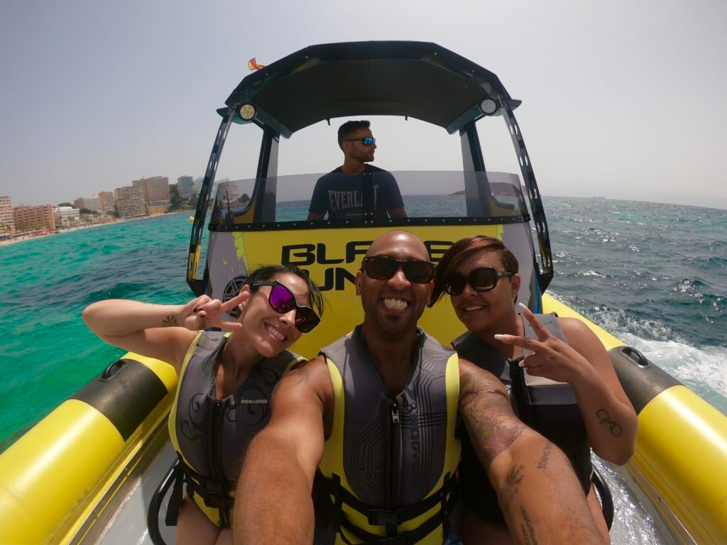 Blade Runner Mallorca will take you out to enjoy all kinds of water activities such as paddleboarding, snorkeling, and cave sightseeing. Plus, you can drink on the boat!