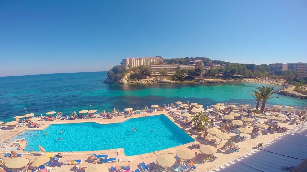 There are all kinds of places to stay for any budget in Palma de Mallorca. You can enjoy an all-inclusive hotel with amazing views, or stay at a quieter AirBnB outside the city