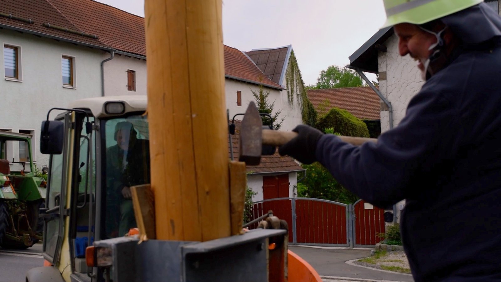 It takes a team of people to secure the Maibaum. No one wants a 30 meter Maypole falling over!